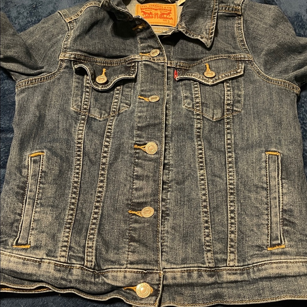 Levi's Women's Classic Blue Jean Jacket - Picture 8 of 10